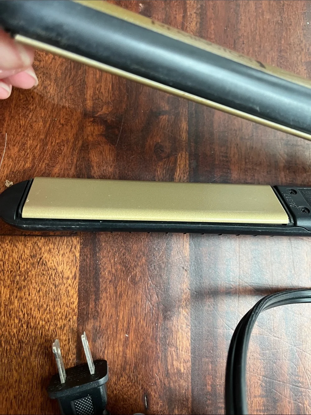 Remington Black and Gold Ceramic Flat Iron
